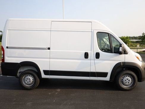 Used 2024 RAM ProMaster 1500 w/ Convenience Group image 4