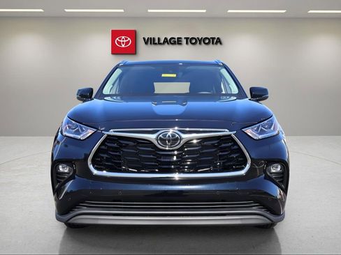 New 2026 Toyota Highlander Limited image 8