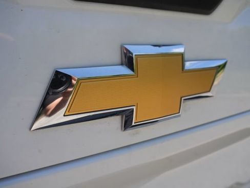 Used 2022 Chevrolet Silverado 2500 Custom w/ Custom Value Package AWD/4WD image 9