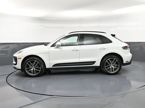 Used 2025 Porsche Macan AWD/4WD image 2