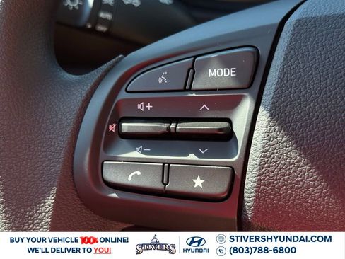 Certified 2025 Hyundai Venue SE image 21
