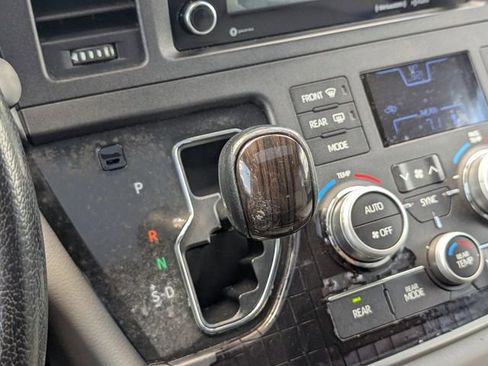 Used 2019 Toyota Sienna XLE w/ XLE Navigation Package FWD image 27