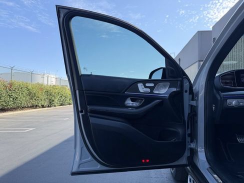 Used 2024 Mercedes-Benz GLS 63 AMG 4MATIC image 9