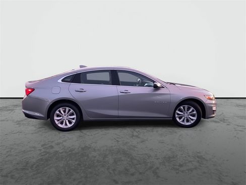 Used 2023 Chevrolet Malibu LT image 9