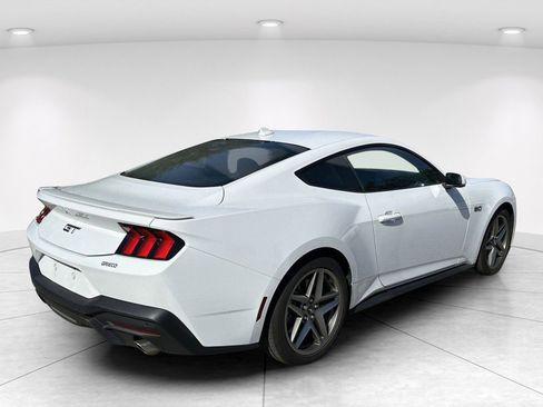 Used 2025 Ford Mustang GT Premium RWD image 4