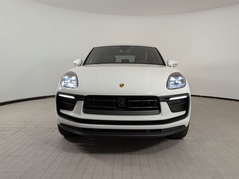 Used 2025 Porsche Macan Turbo AWD/4WD image 5