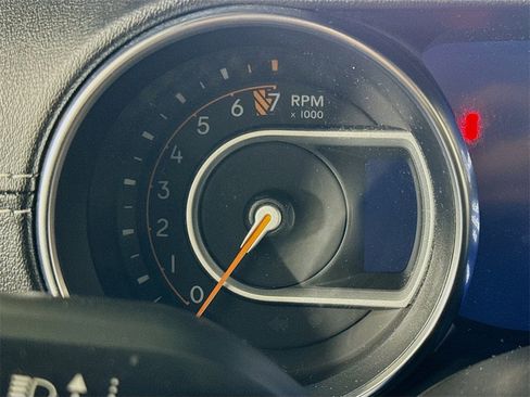 Used 2019 Jeep Wrangler Unlimited Sahara image 12