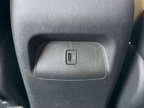 Used 2022 Nissan Sentra SV w/ SV Premium Package FWD image 17