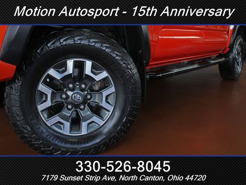 Used 2017 Toyota Tacoma TRD Off-Road w/ Premium & Technology Package image 44