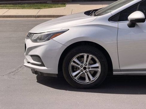 Used 2018 Chevrolet Cruze LT w/ LT Fleet Convenience Package image 11