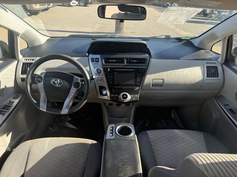 Used 2016 Toyota Prius V Three FWD image 10