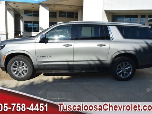 New 2026 Chevrolet Suburban Premier image 6