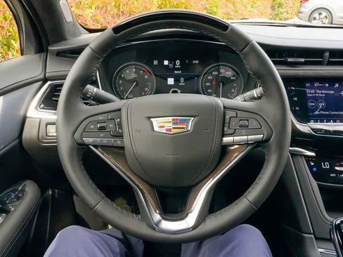 Certified 2025 Cadillac XT6 Premium Luxury w/ Platinum Package image 33