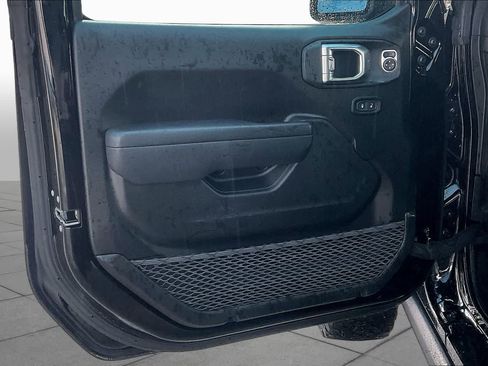 Used 2025 Jeep Wrangler Unlimited Rubicon AWD/4WD image 20