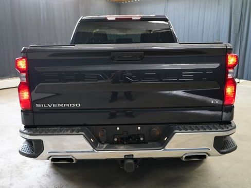 Used 2023 Chevrolet Silverado 1500 LT w/ Z71 Off-Road Package AWD/4WD image 6