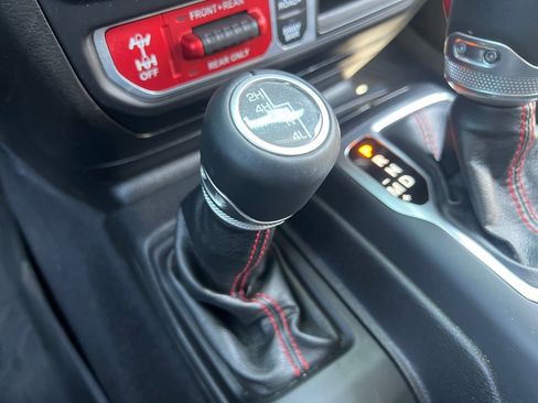 Used 2020 Jeep Gladiator Rubicon AWD/4WD image 30