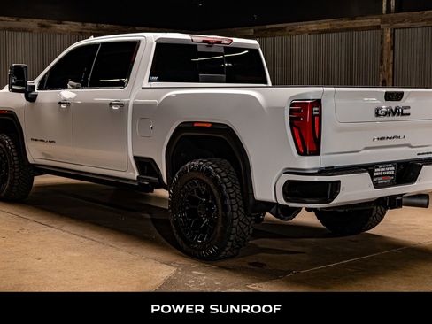 Used 2025 GMC Sierra 3500 Denali w/ Denali Reserve Package image 7
