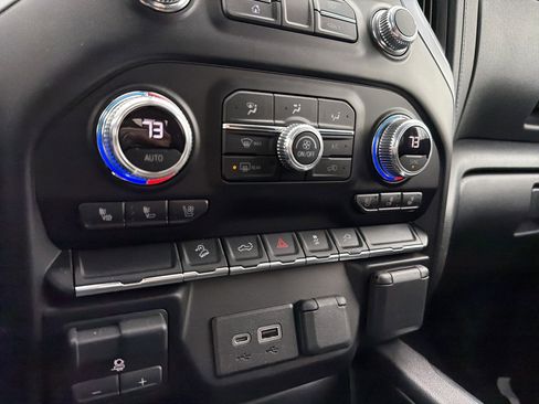 Certified 2022 GMC Sierra 2500 SLT w/ SLT Convenience Package image 21