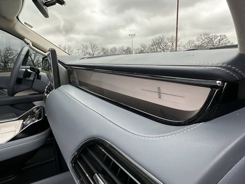 Used 2024 Lincoln Navigator L Black Label image 11