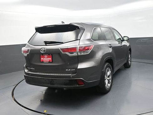 Used 2015 Toyota Highlander XLE AWD/4WD image 8