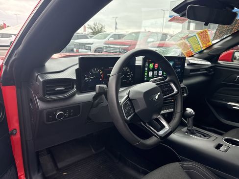 Used 2024 Ford Mustang Coupe image 9