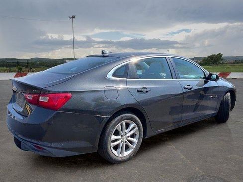 Used 2018 Chevrolet Malibu LT FWD image 3