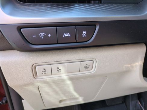 Used 2023 Kia Carnival LX FWD image 16
