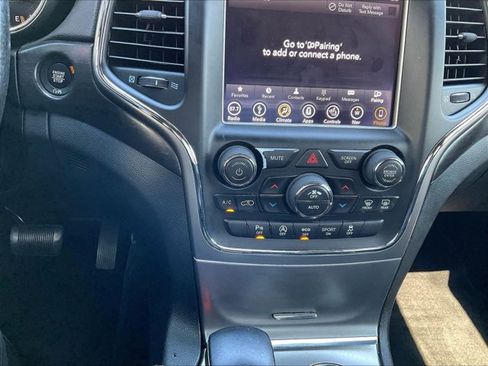 Used 2018 Jeep Grand Cherokee Altitude RWD image 24