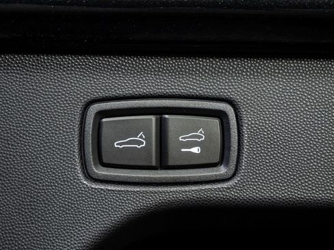 New 2026 Porsche Macan GTS Electric image 32