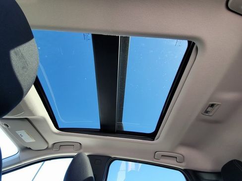 New 2026 Nissan Kicks SV w/ SV Premium Package image 9