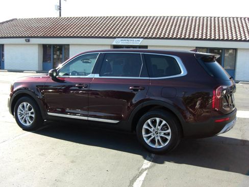 Used 2020 Kia Telluride LX image 11