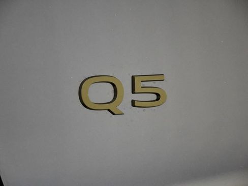 Certified 2025 Audi Q5 Premium w/ Convenience Package image 9