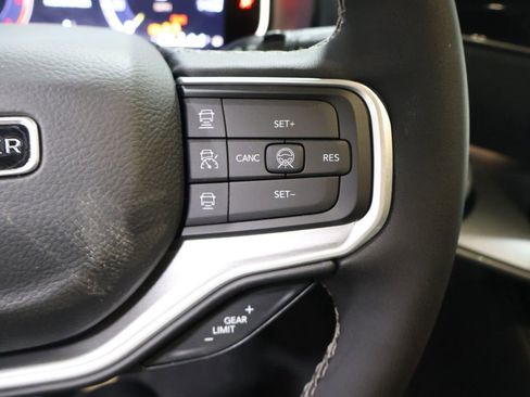 New 2026 Jeep Grand Wagoneer L Limited AWD/4WD image 25