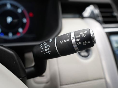 Used 2018 Land Rover Discovery HSE Luxury AWD/4WD image 15