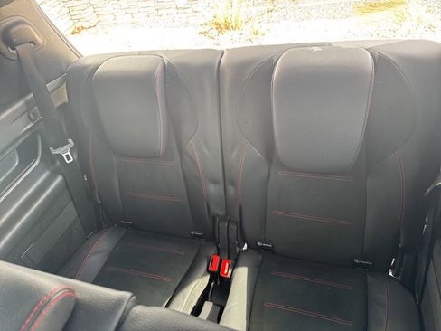 Used 2021 Mercedes-Benz GLB 250 4MATIC w/ AMG Line image 17