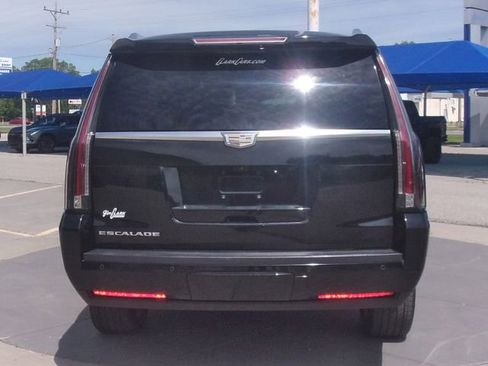 Used 2017 Cadillac Escalade ESV Premium Luxury AWD/4WD image 20