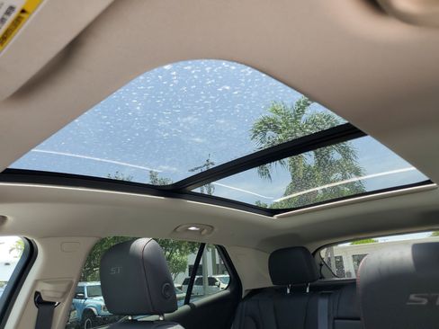 Used 2023 Buick Envision Essence w/ Technology Package I FWD image 20