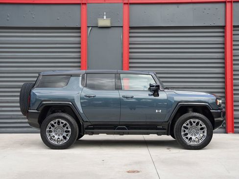 Used 2025 GMC Hummer EV 3X AWD/4WD image 3