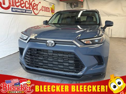 Used 2025 Toyota Grand Highlander FWD image 1
