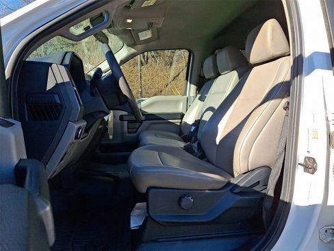 Used 2022 Ford F250 XL w/ Power Equipment Group image 13