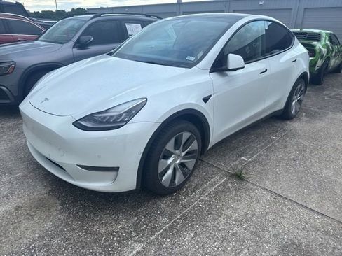 Used 2021 Tesla Model Y 2WD image 2