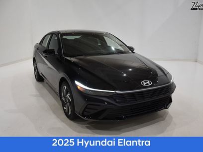 New 2025 Hyundai Elantra SEL