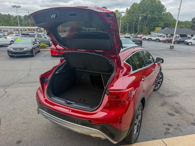 Used 2018 INFINITI QX30 Premium w/ Cargo Package AWD/4WD image 16