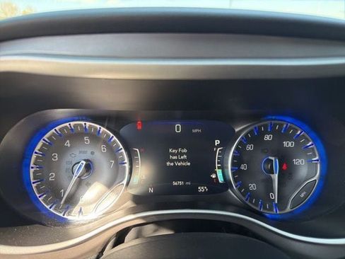 Used 2025 Chrysler Pacifica Select FWD image 9