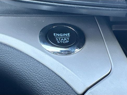 Used 2023 Ford Explorer XLT AWD/4WD image 13