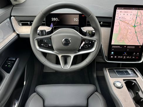 New 2025 Volvo EX90 Ultra image 12