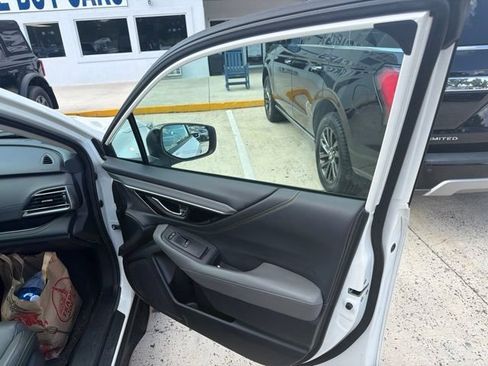 Used 2023 Subaru Outback Onyx Edition AWD/4WD image 37
