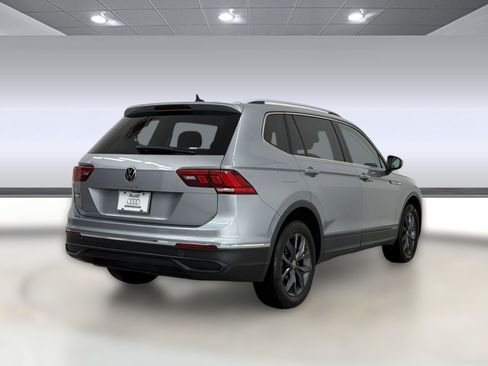 Used 2022 Volkswagen Tiguan SE FWD image 8