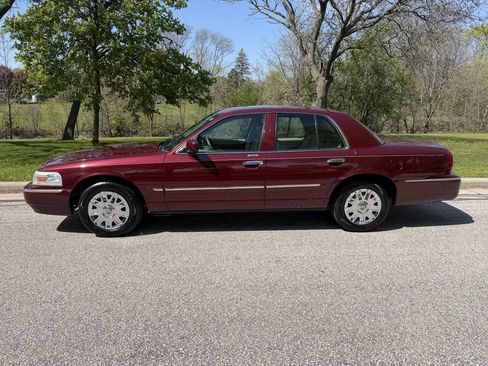 Used 2006 Mercury Grand Marquis GS RWD image 2