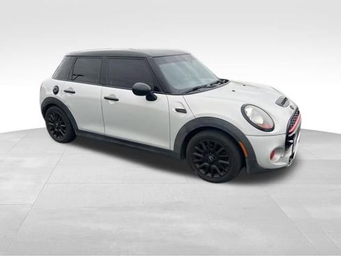 Used 2016 MINI Cooper S image 6